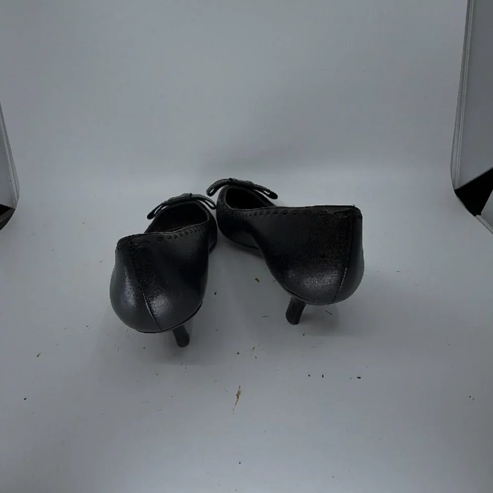 Tahari Munich Black Leather Bow Kitten Heel Pump